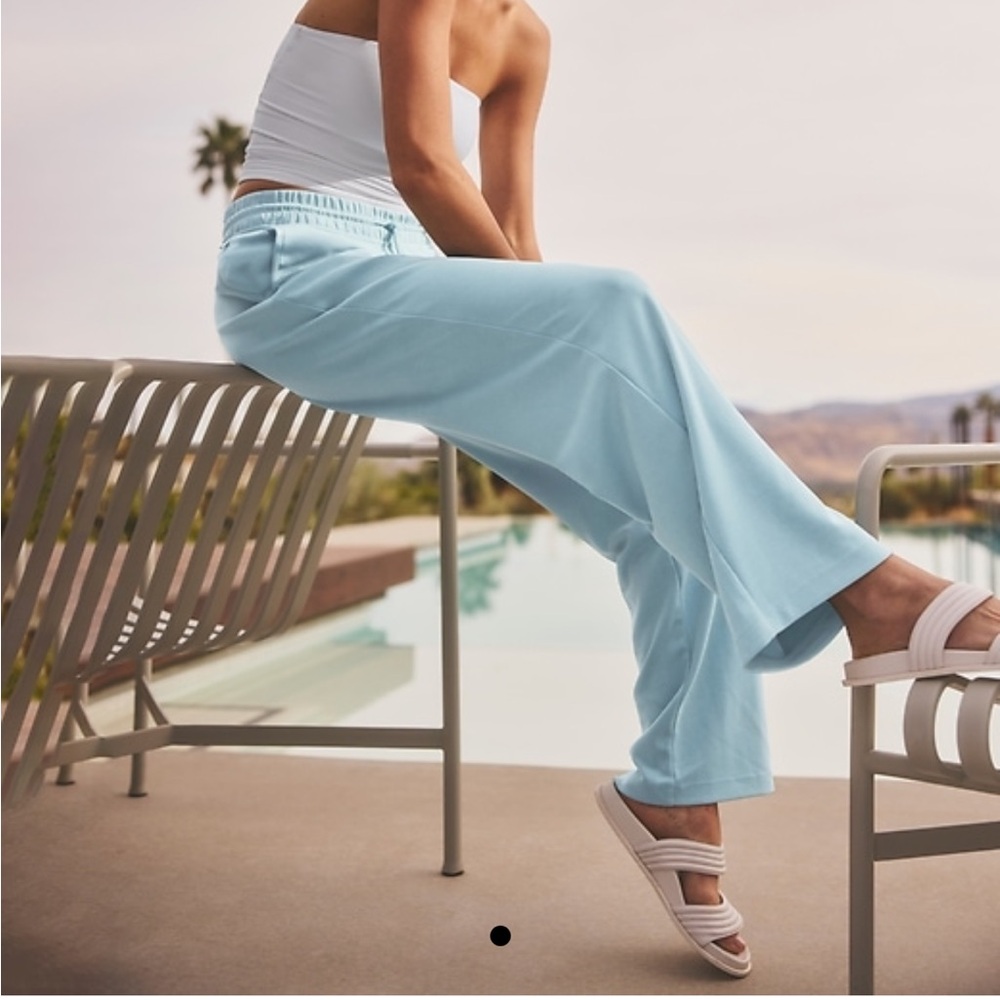ATHLETA Seasoft Mid Rise Straight leg Pant